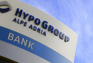 HYPO ALPE ADRIA BANK, SINDACATI IN TRINCEA CONTRO I LICENZIAMENTI