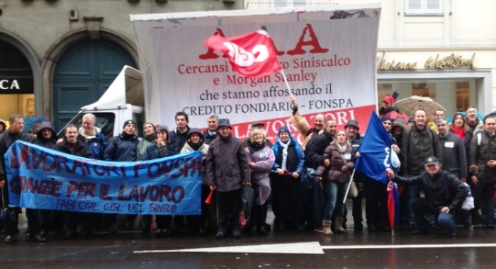 LAVORATORI DEL FONSPA IN PIAZZA A MILANO