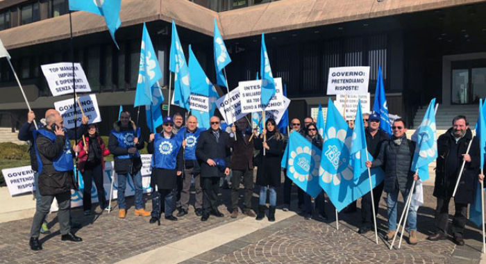 EX POPOLARE VICENZA,  SINDACATI E LAVORATORI IN PIAZZA