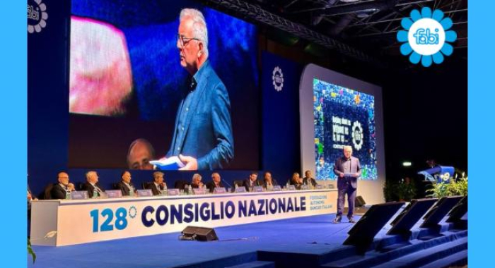 IL CONTRATTO PLANA SULLE ASSEMBLEE DEI BANCARI | FABI – Federazione ...